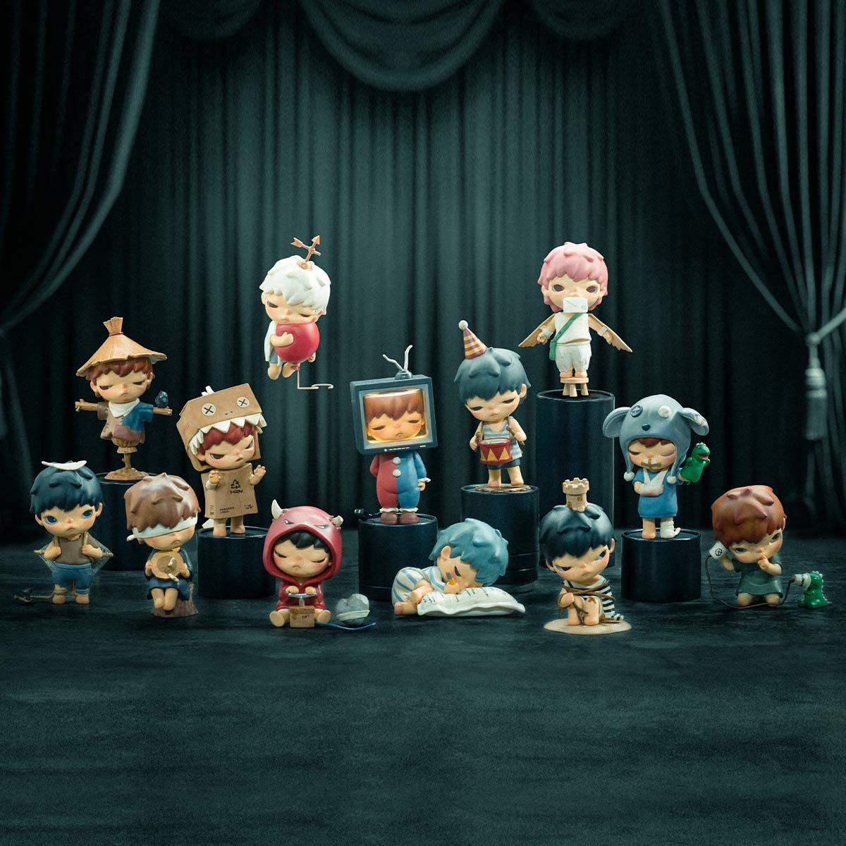 Hirono - Mime Figures